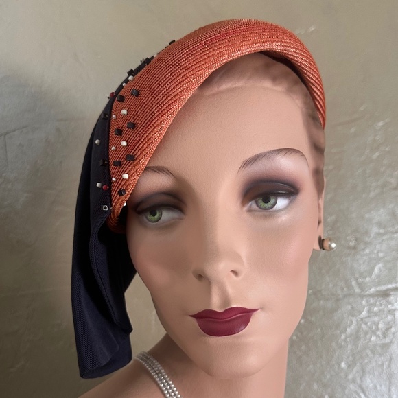 SUPERB DESIGNER 1950s' ORANGE STRAW & NAVY GROSGRAIN HAT+  BEADS - Picture 3 of 12